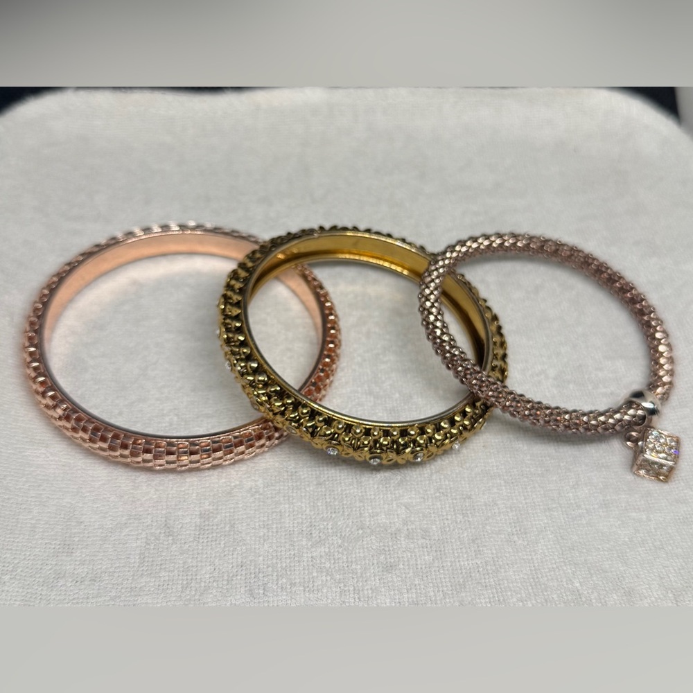 Elegant Gold and Rose Gold 3 Bangle Set
